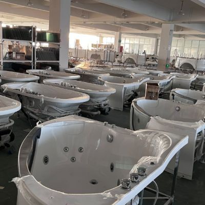 OEM Indoor Pure Acrylic Jacuzzi Bathtubs Freestanding Soaking With Air jets