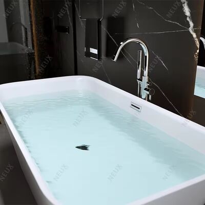 Durable Acrylic Free Standing Bathtub with Heat Retention Easy Maintenance and Customizable Size for Various Applications
